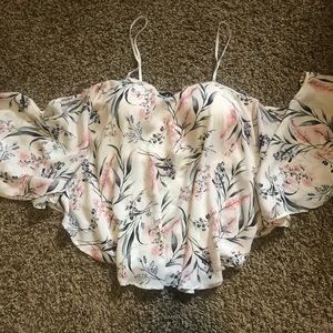 White floral print Akira drop shoulder blouse size L